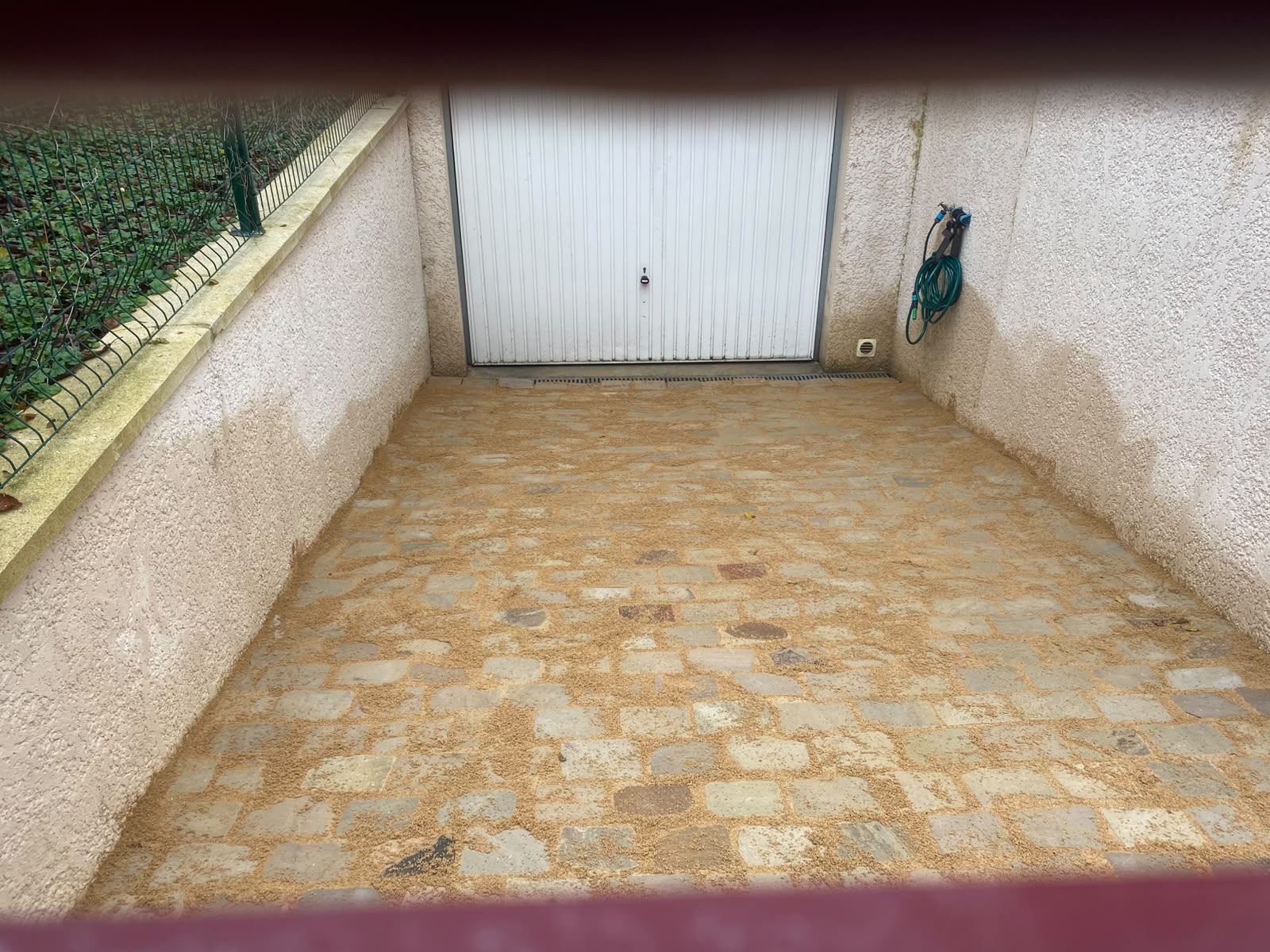 Cour/descente de garage pavée