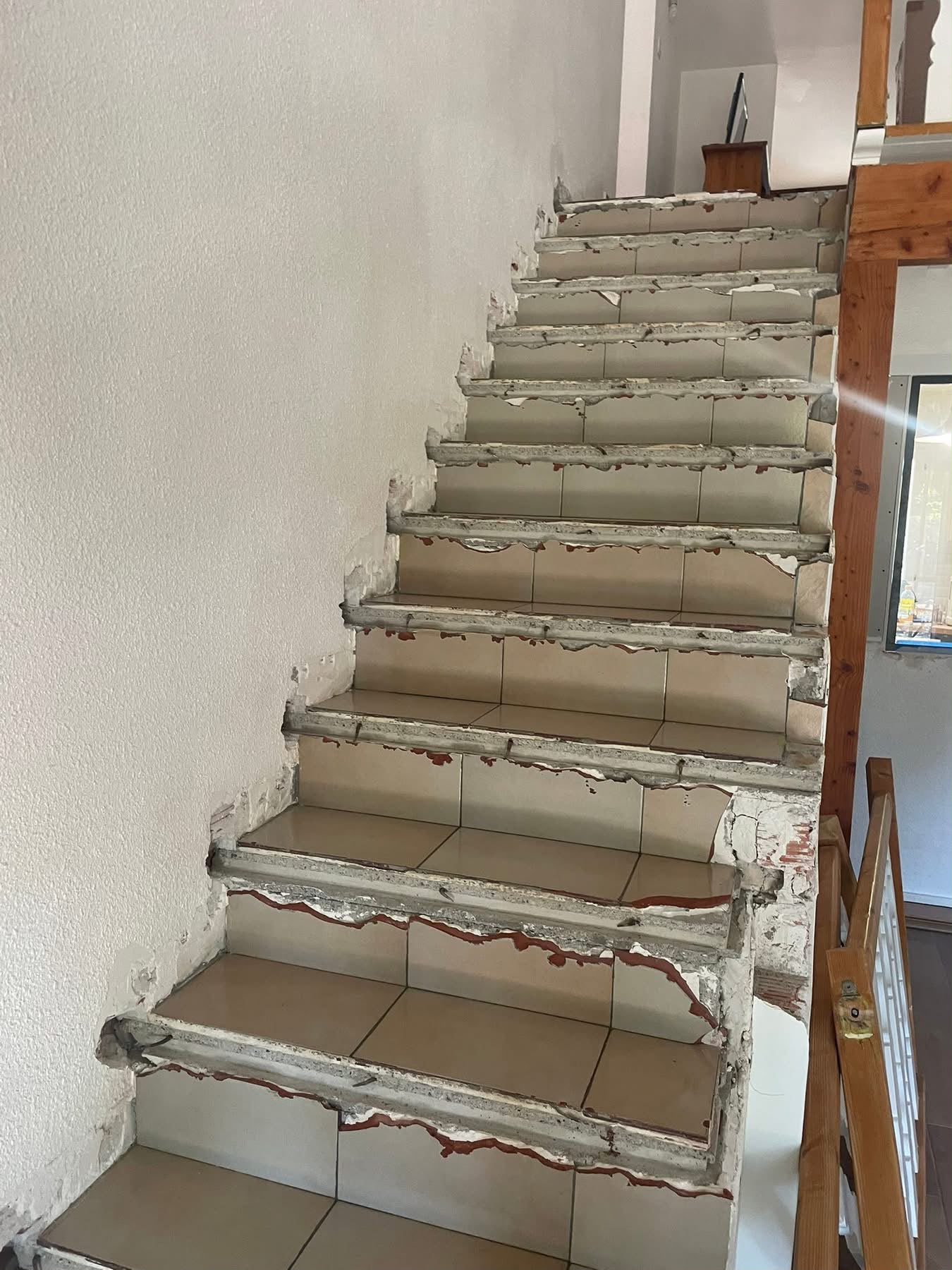 Escalier, mezzanine et garde-corps