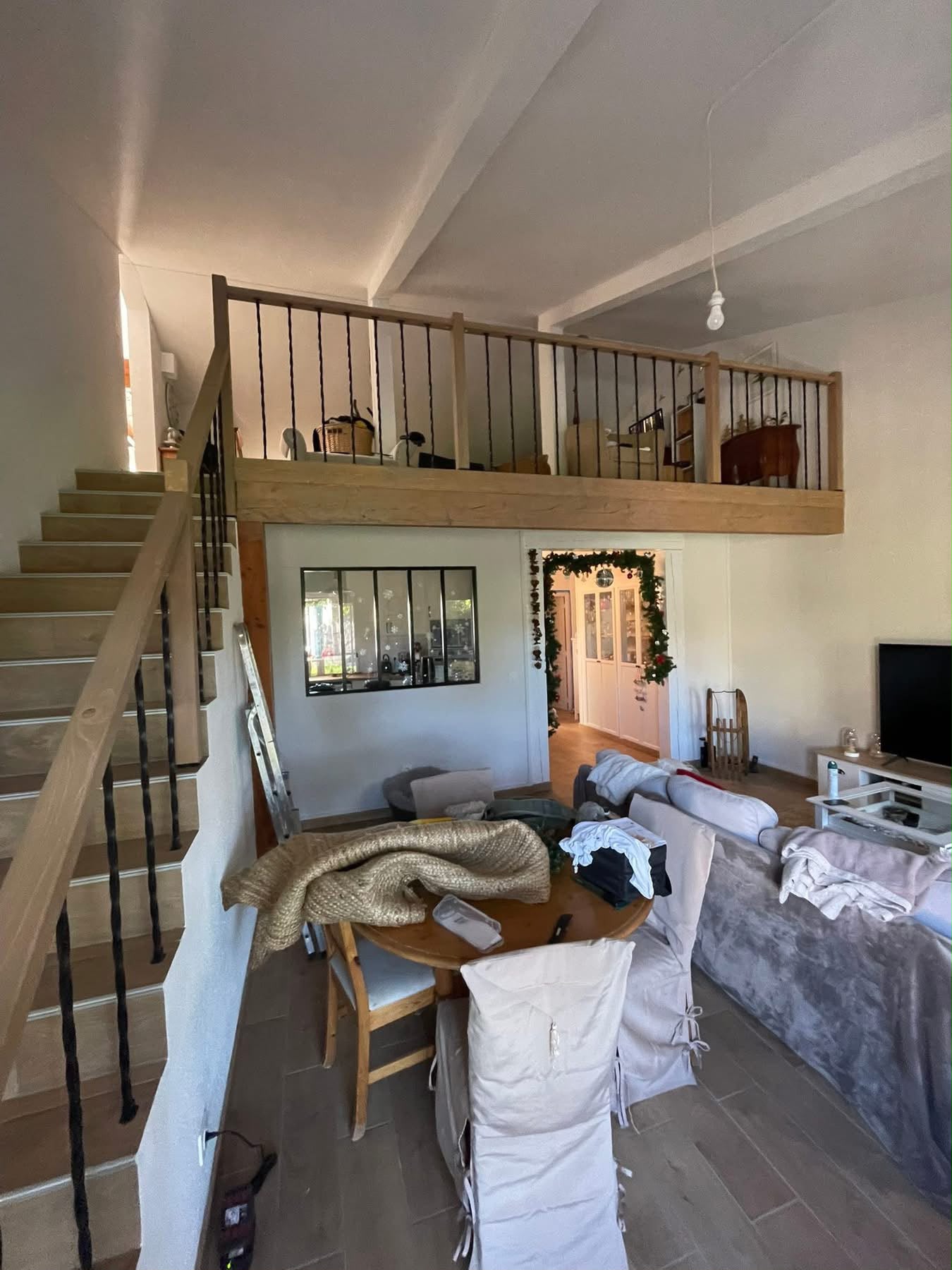 Escalier, mezzanine et garde-corps