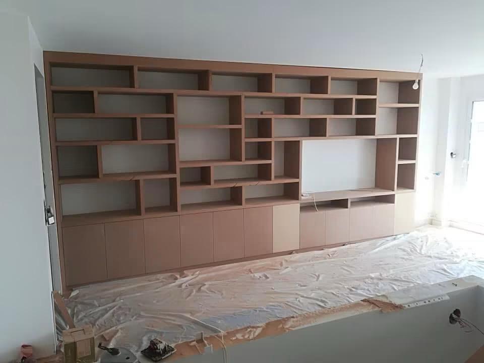 Meuble en bois sur mesure en fabrication